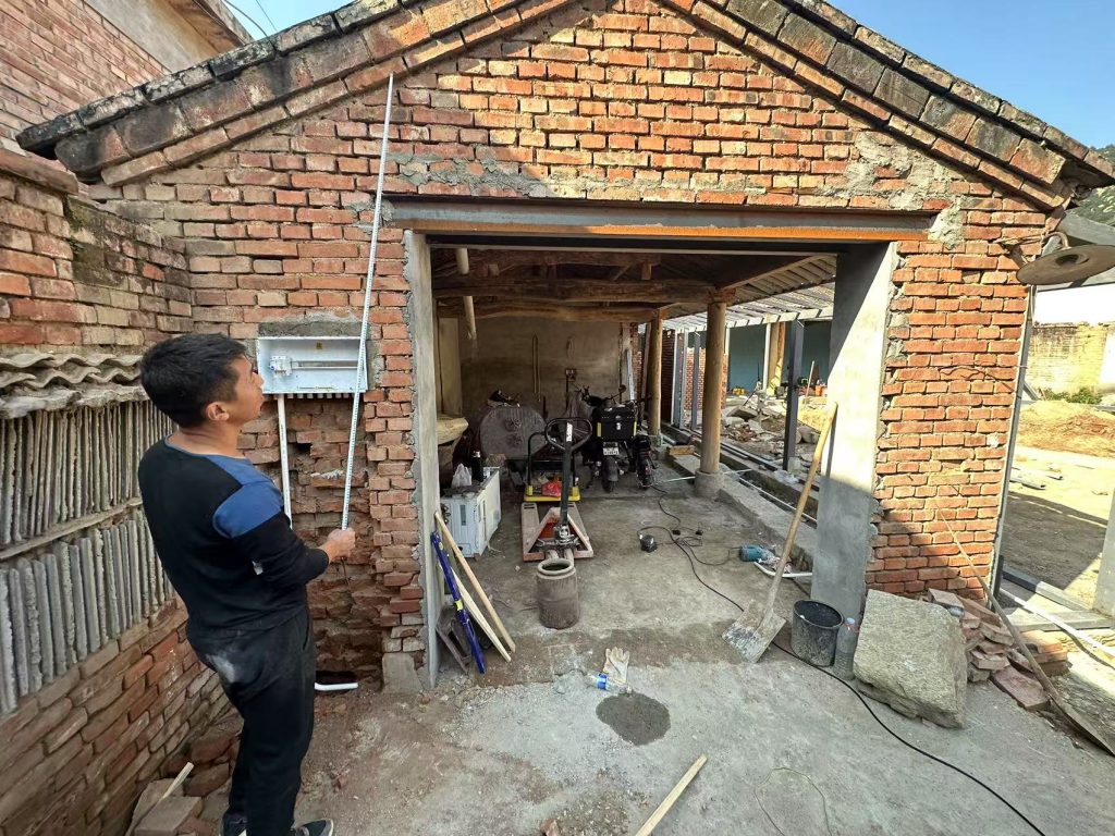 person (confidence: 89%)