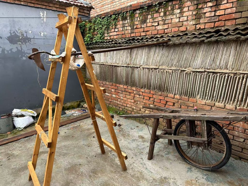 bicycle (confidence: 52%)