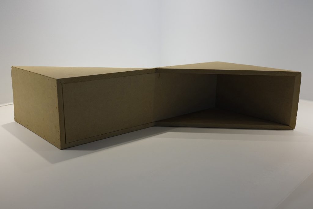 bed (confidence: 57%)